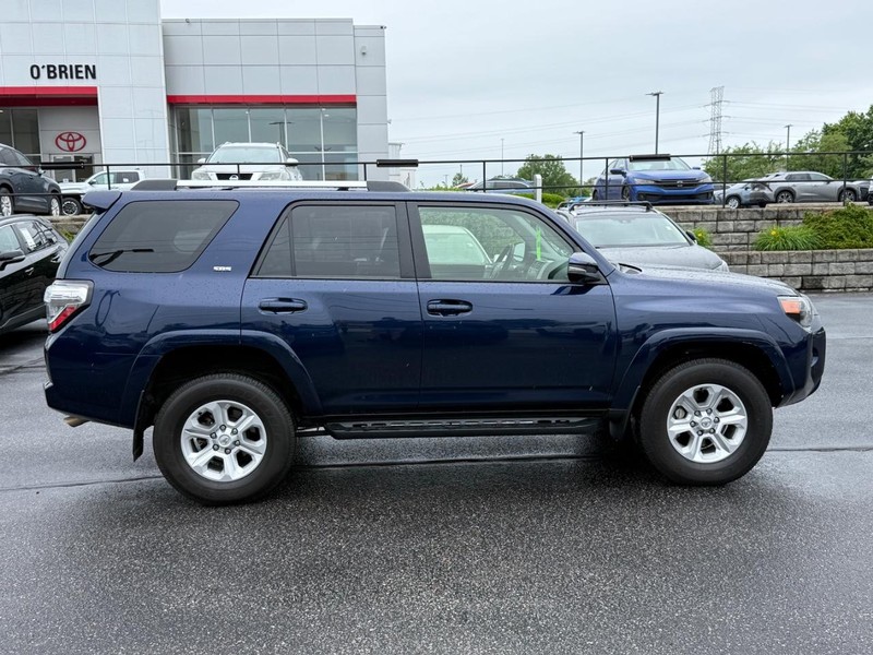 Toyota 4Runner Vehicle Image 02