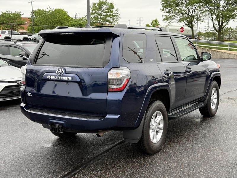 Toyota 4Runner Vehicle Image 03