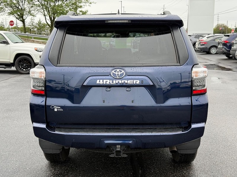 Toyota 4Runner Vehicle Image 04