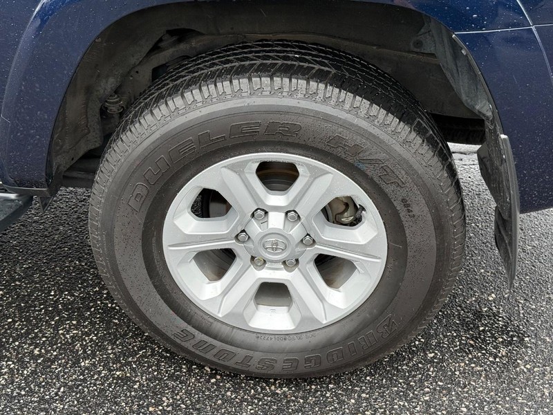 Toyota 4Runner Vehicle Image 06