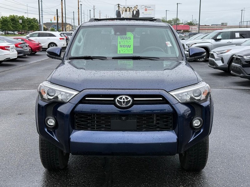 Toyota 4Runner Vehicle Image 09