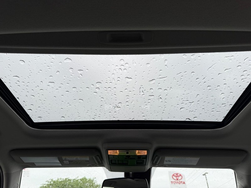 Toyota 4Runner Vehicle Image 11