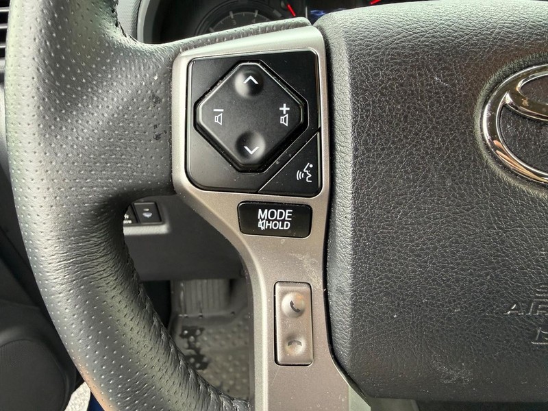 Toyota 4Runner Vehicle Image 14