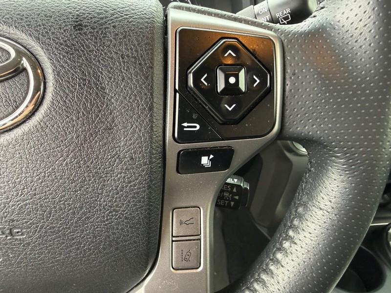 Toyota 4Runner Vehicle Image 15