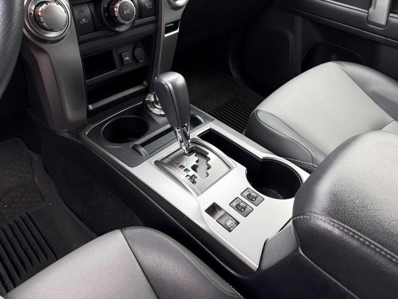 Toyota 4Runner Vehicle Image 20