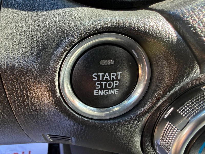 Mazda MX-5 Miata RF Vehicle Full-screen Gallery Image 15