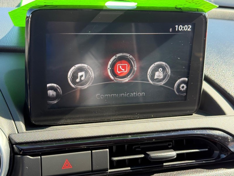Mazda MX-5 Miata RF Vehicle Full-screen Gallery Image 17