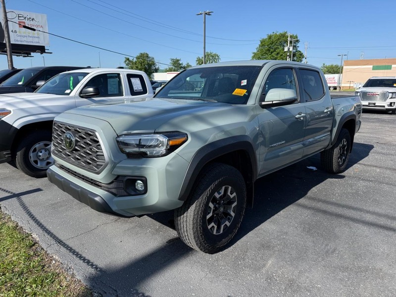 Toyota Tacoma 4WD Vehicle Image 02