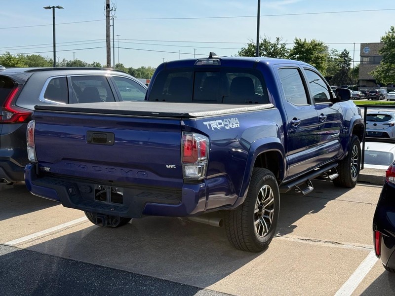 Toyota Tacoma 4WD Vehicle Image 04