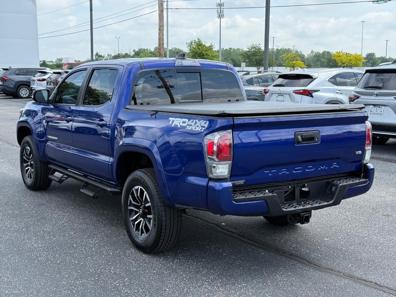 Toyota Tacoma 4WD Vehicle Image 05