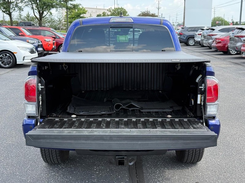 Toyota Tacoma 4WD Vehicle Image 07