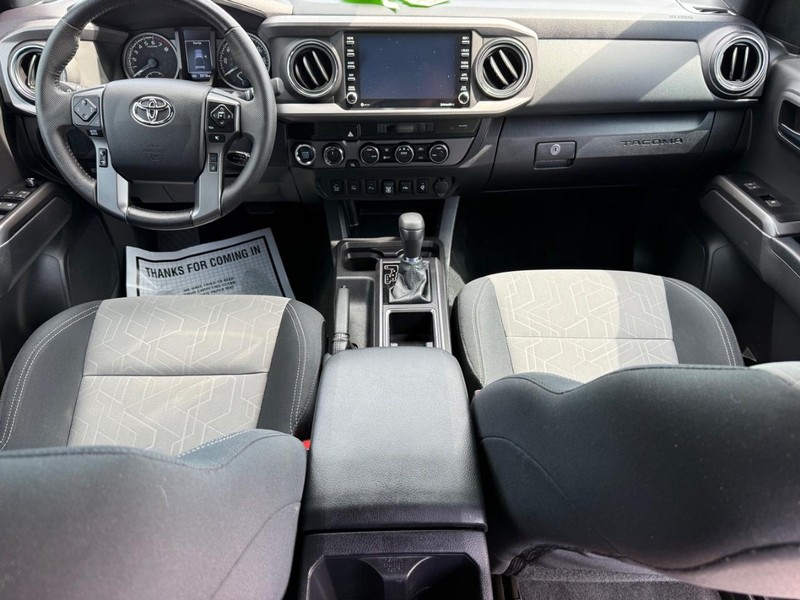 Toyota Tacoma 4WD Vehicle Image 11