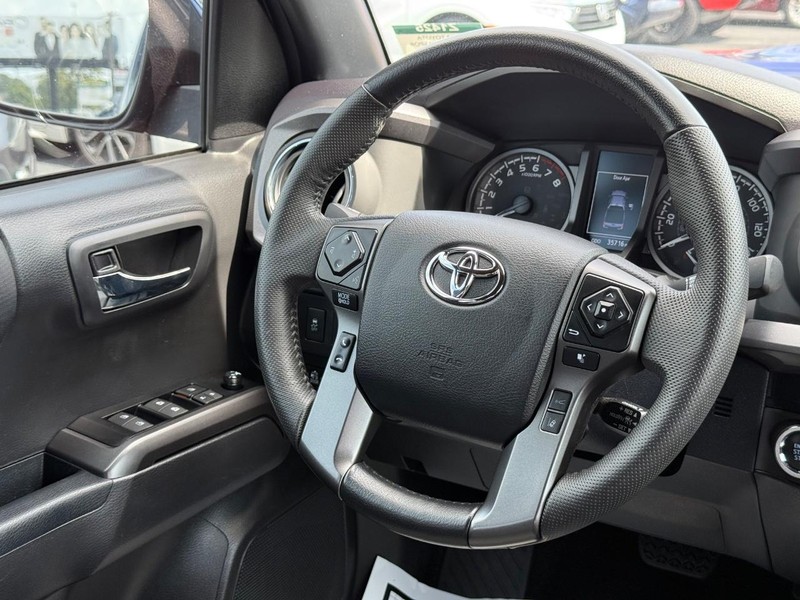 Toyota Tacoma 4WD Vehicle Image 12