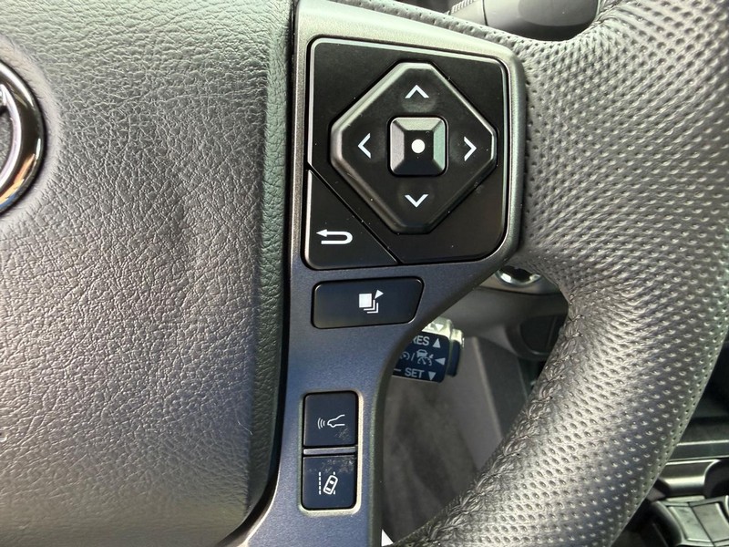 Toyota Tacoma 4WD Vehicle Image 14