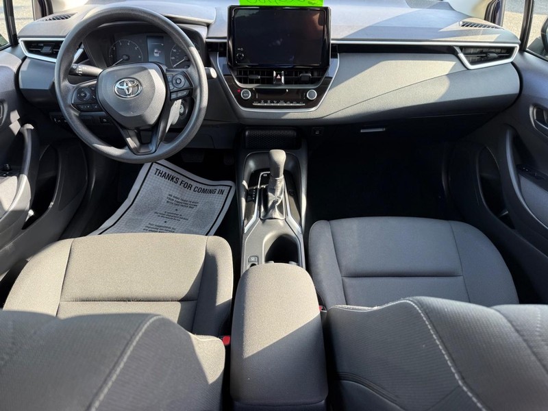 Toyota Corolla Vehicle Image 11