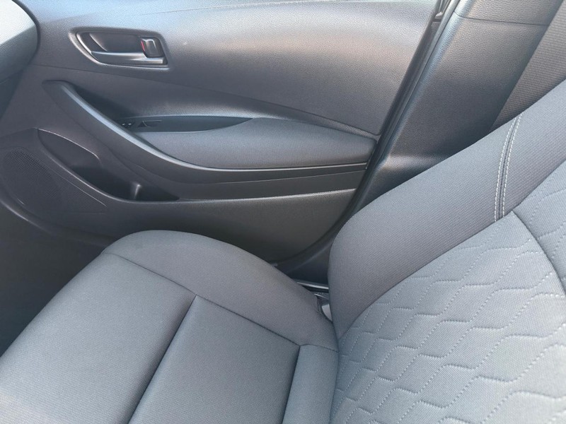 Toyota Corolla Vehicle Image 18