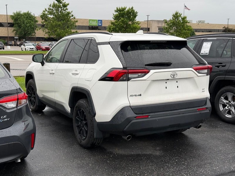 Toyota RAV4 Vehicle Image 03