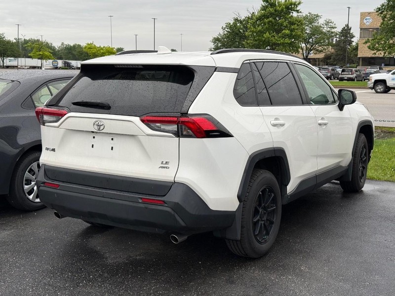 Toyota RAV4 Vehicle Image 04