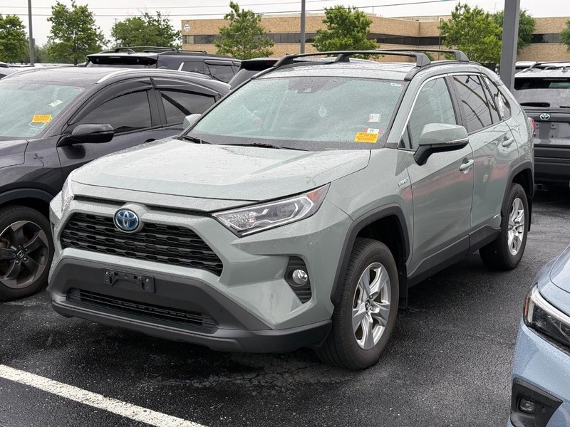 Toyota RAV4 Vehicle Image 02