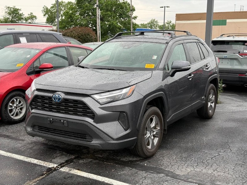 Toyota RAV4 Vehicle Image 02