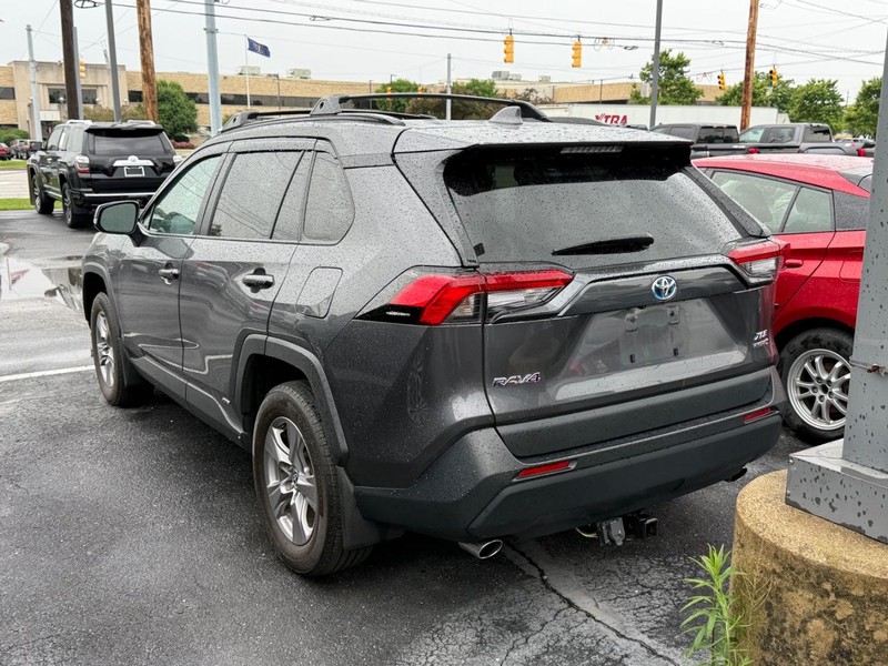 Toyota RAV4 Vehicle Image 03