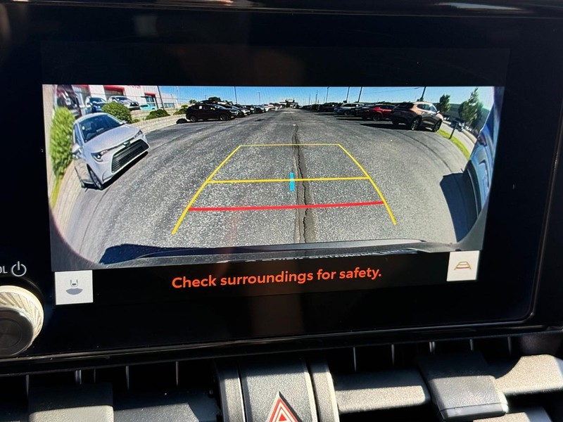 Toyota RAV4 Vehicle Full-screen Gallery Image 20
