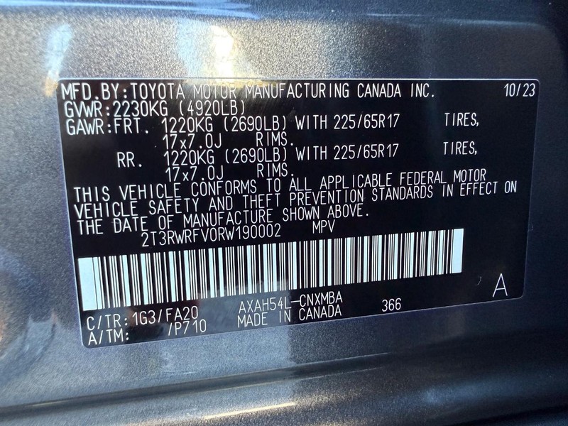 Toyota RAV4 Vehicle Full-screen Gallery Image 29