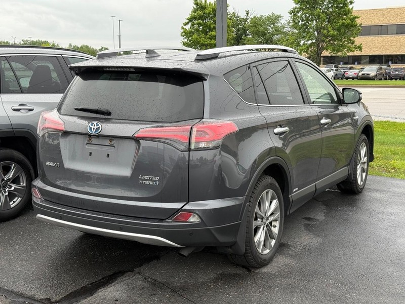 Toyota RAV4 Hybrid Vehicle Image 04