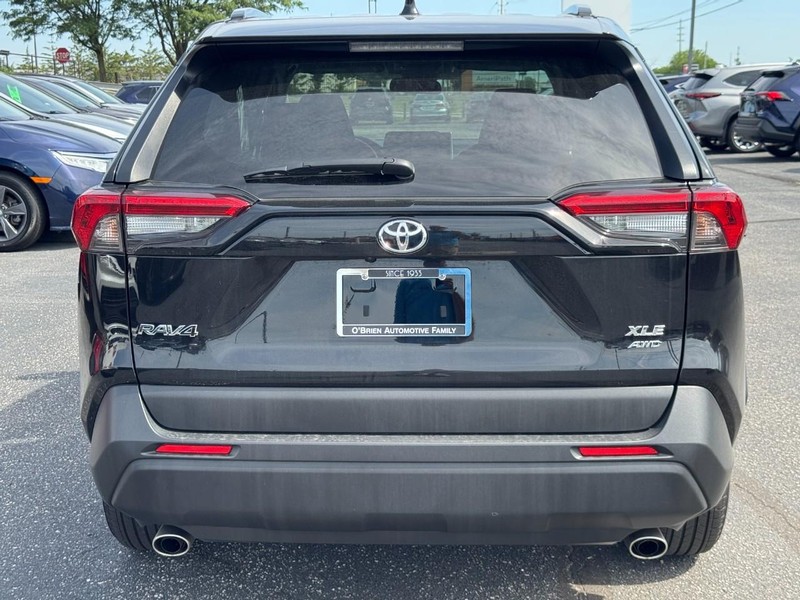 Toyota RAV4 Vehicle Image 05