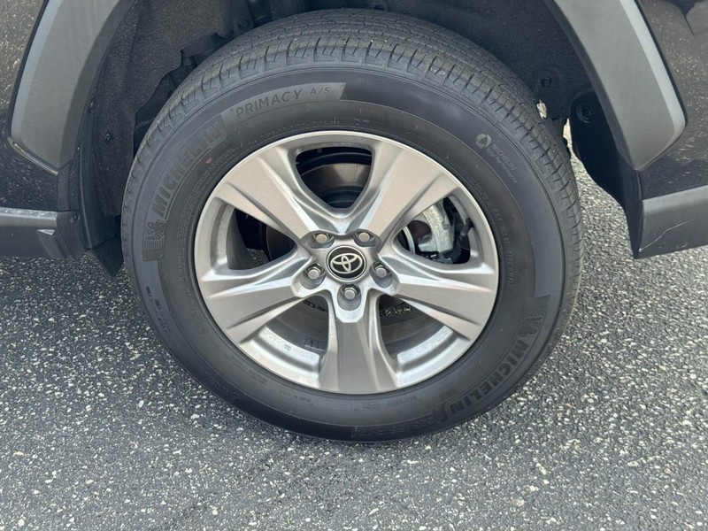Toyota RAV4 Vehicle Image 07