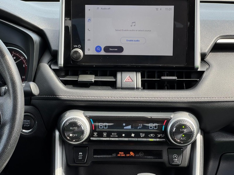 Toyota RAV4 Vehicle Image 13