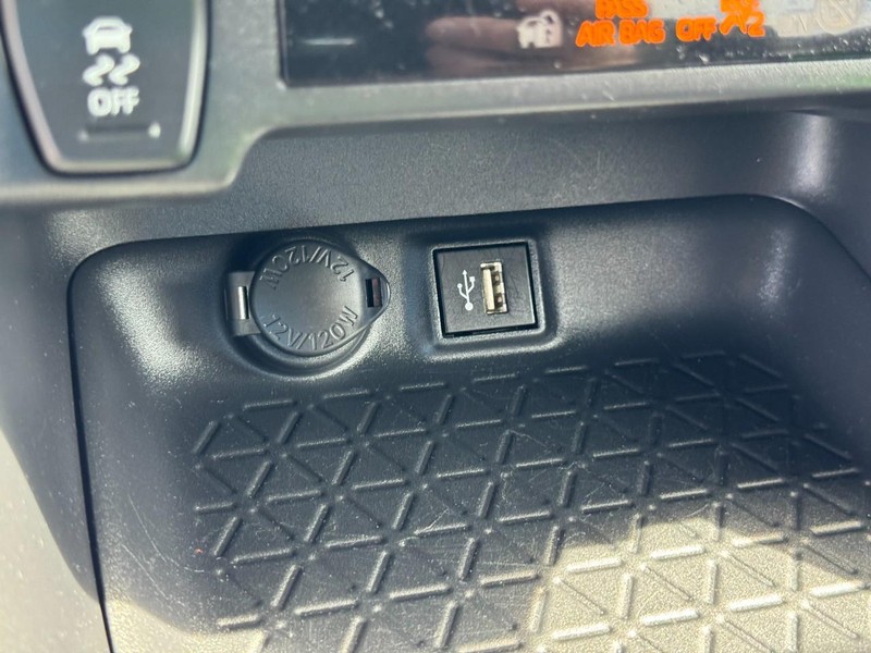 Toyota RAV4 Vehicle Image 21