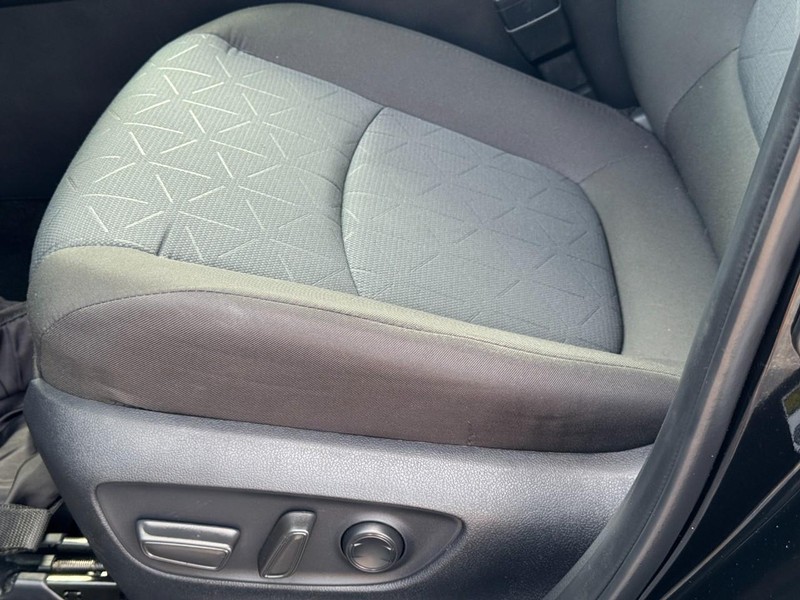 Toyota RAV4 Vehicle Image 23