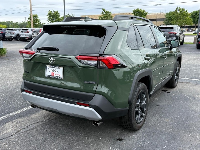 Toyota RAV4 Vehicle Image 04