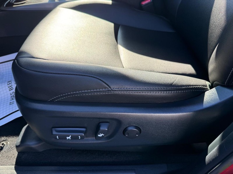 Toyota 4Runner Vehicle Full-screen Gallery Image 24