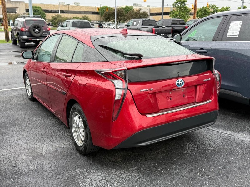 Toyota Prius Vehicle Image 03