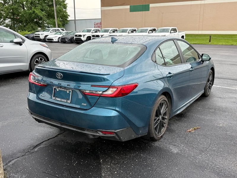 Toyota Camry Vehicle Image 04