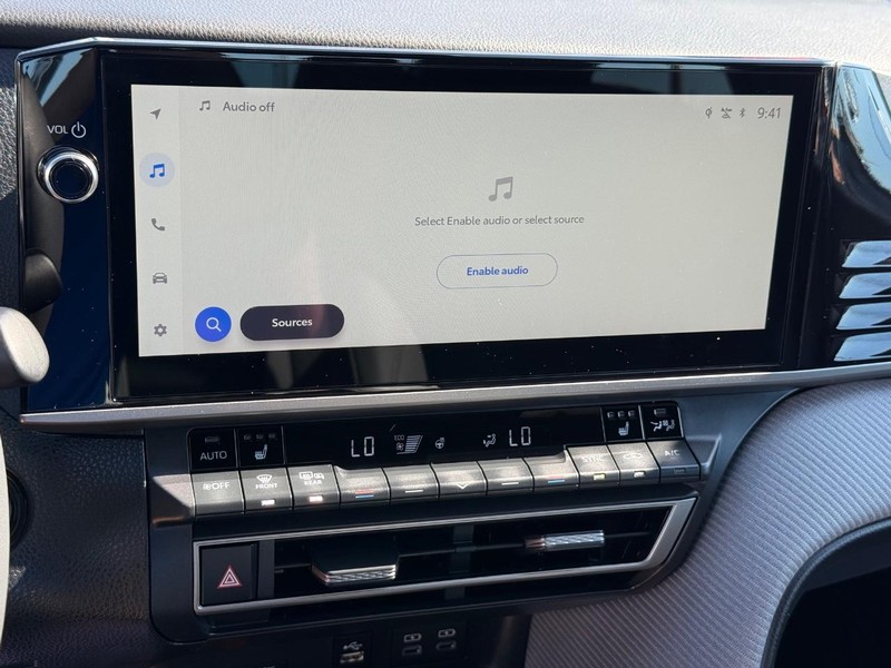 Toyota Camry Vehicle Image 18