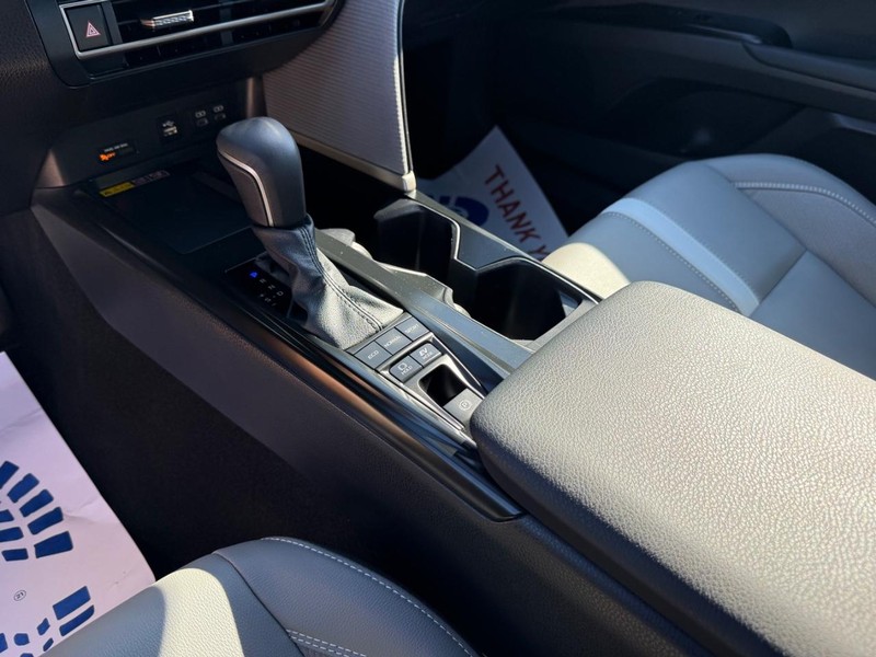 Toyota Camry Vehicle Image 20