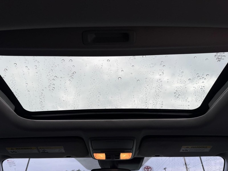 Honda CR-V Vehicle Image 11
