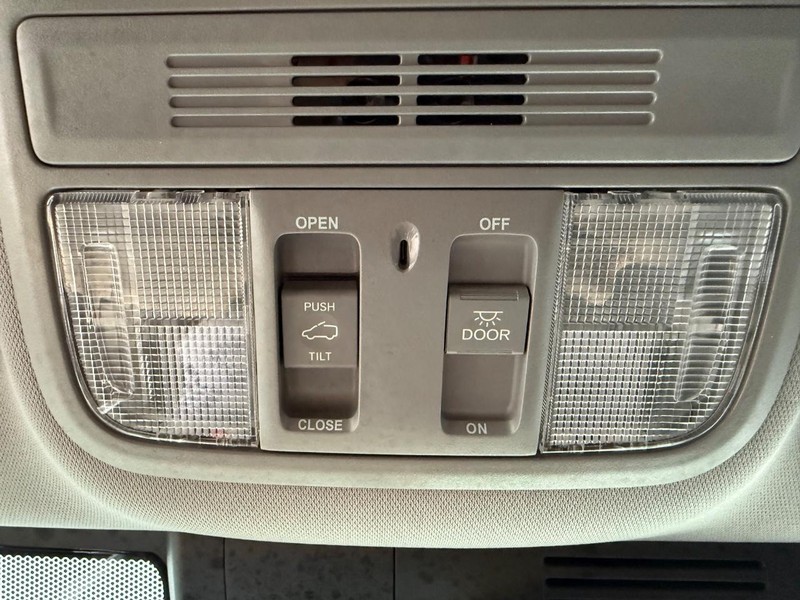 Honda CR-V Vehicle Image 22