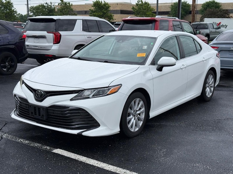 Toyota Camry Vehicle Image 02