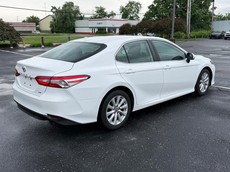 Toyota Camry Vehicle Image 04
