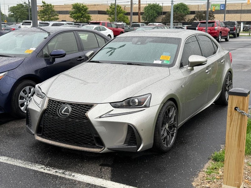 Lexus IS Vehicle Image 02