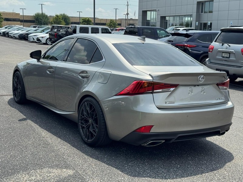 Lexus IS Vehicle Image 05