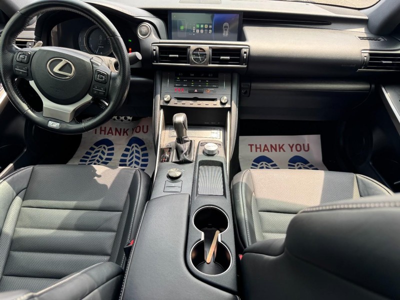 Lexus IS Vehicle Image 10