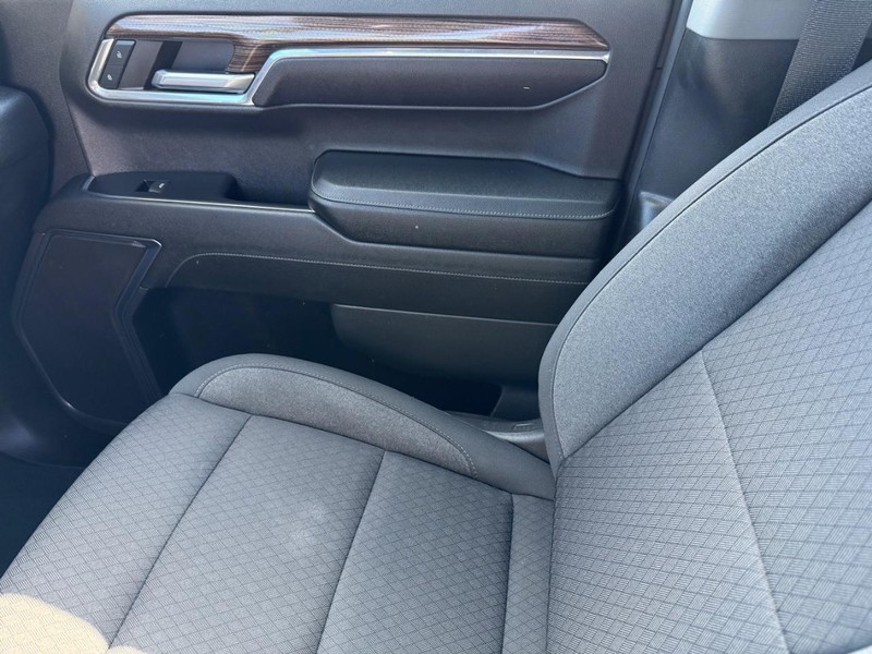 Chevrolet Silverado 1500 Vehicle Image 21
