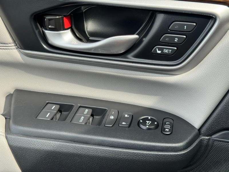 Honda CR-V Vehicle Image 24