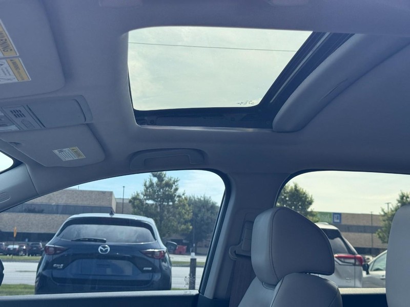 Honda CR-V Vehicle Image 25