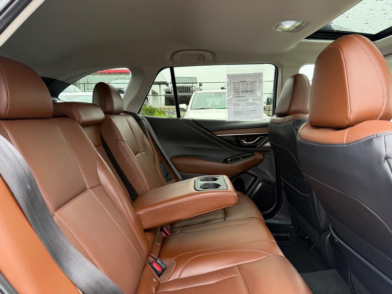 Subaru Outback Vehicle Full-screen Gallery Image 11